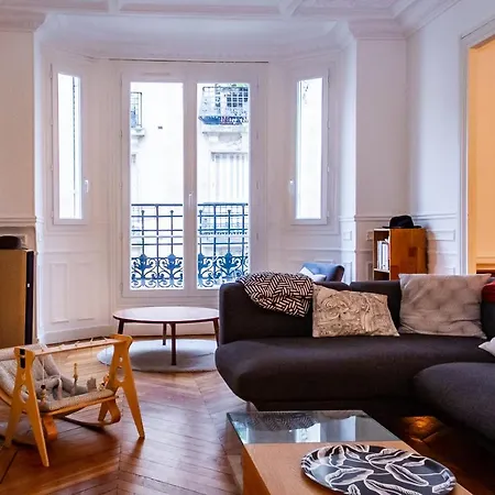Charming Near Montmartre *